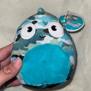 NWT Calais the chameleon squishmallow